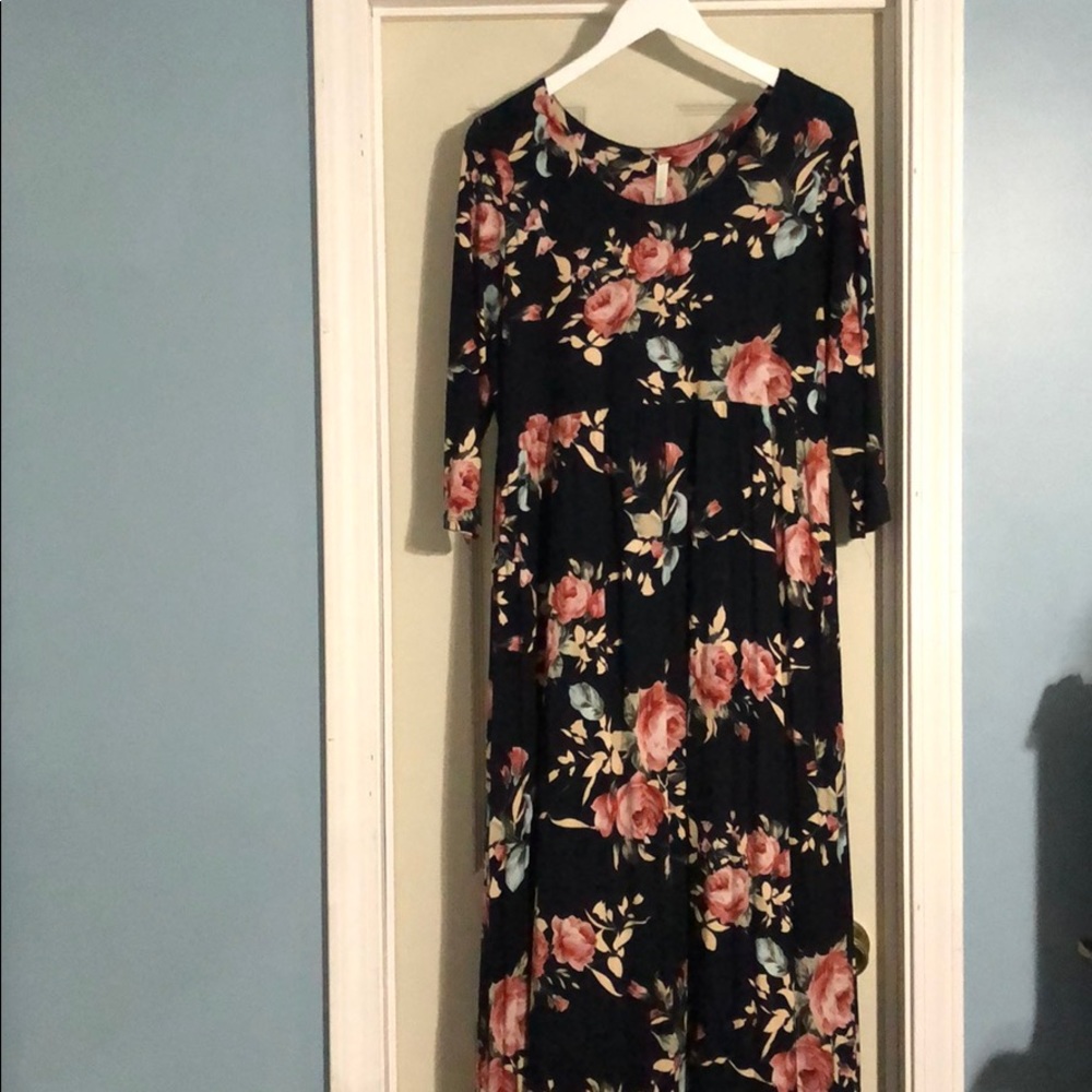 Floral maxi dress. NWT